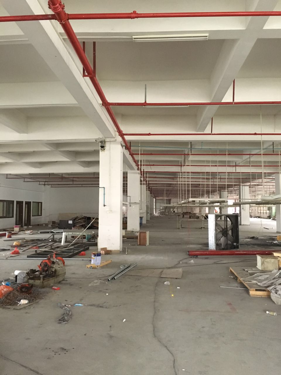 東莞清溪寫字樓設計裝修瓷磚地板磚推薦 恒鑫建筑裝飾工程有限公司專業(yè)服務